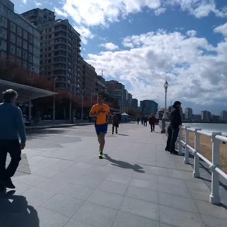 Playa San Lorenzo A 100 M De Playa Apartment *